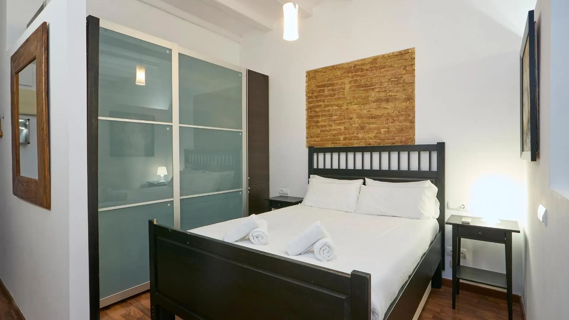 12Gra1070 - Cozy Flat In The Heart Of Gracia! Apartment Barcelona